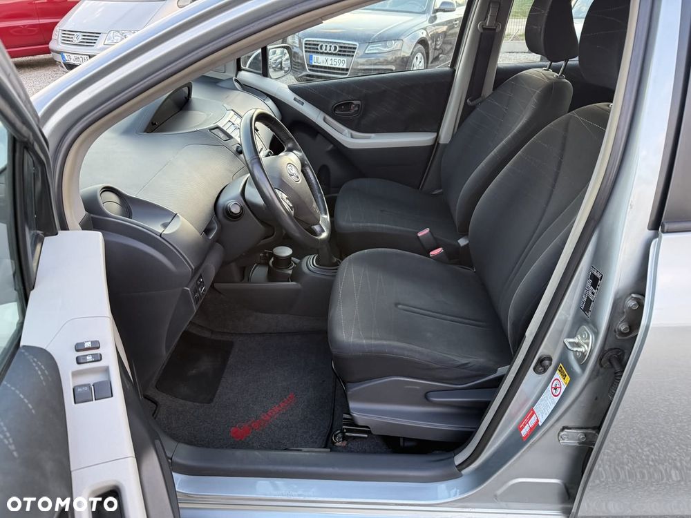 Toyota Yaris 1.3 VVT-i Sol - 15