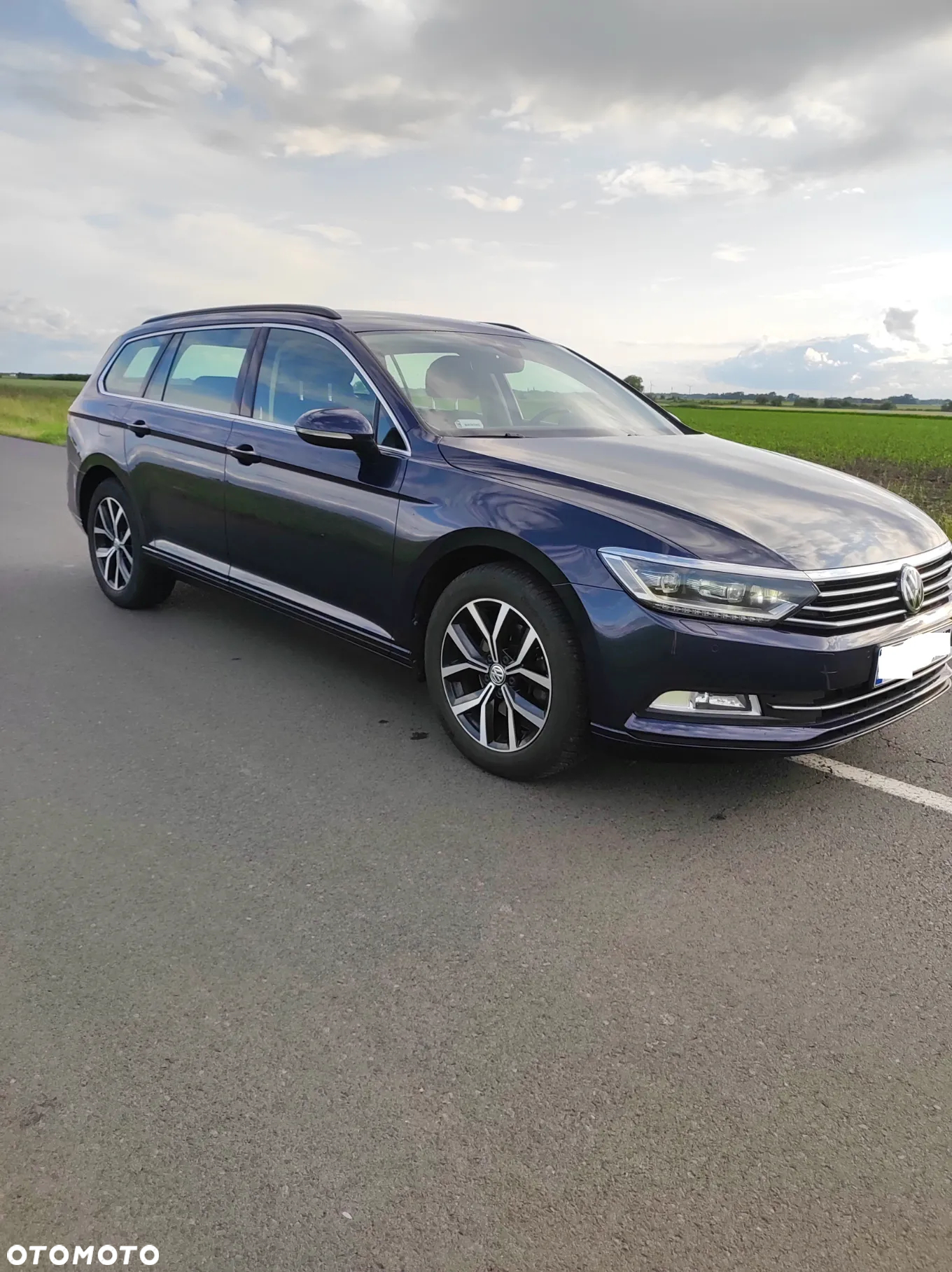 Volkswagen Passat 1.8 TSI BMT Comfortline - 10