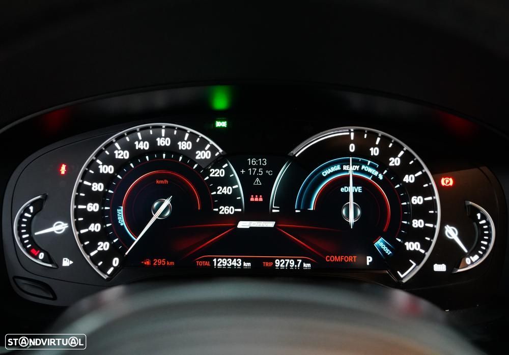 BMW 530 e iPerformance Pack M — fotografia 9