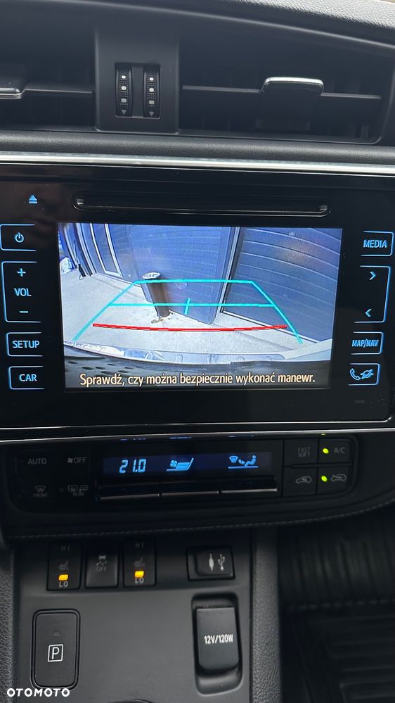 Toyota Auris 1.8 HSD Luna - 12