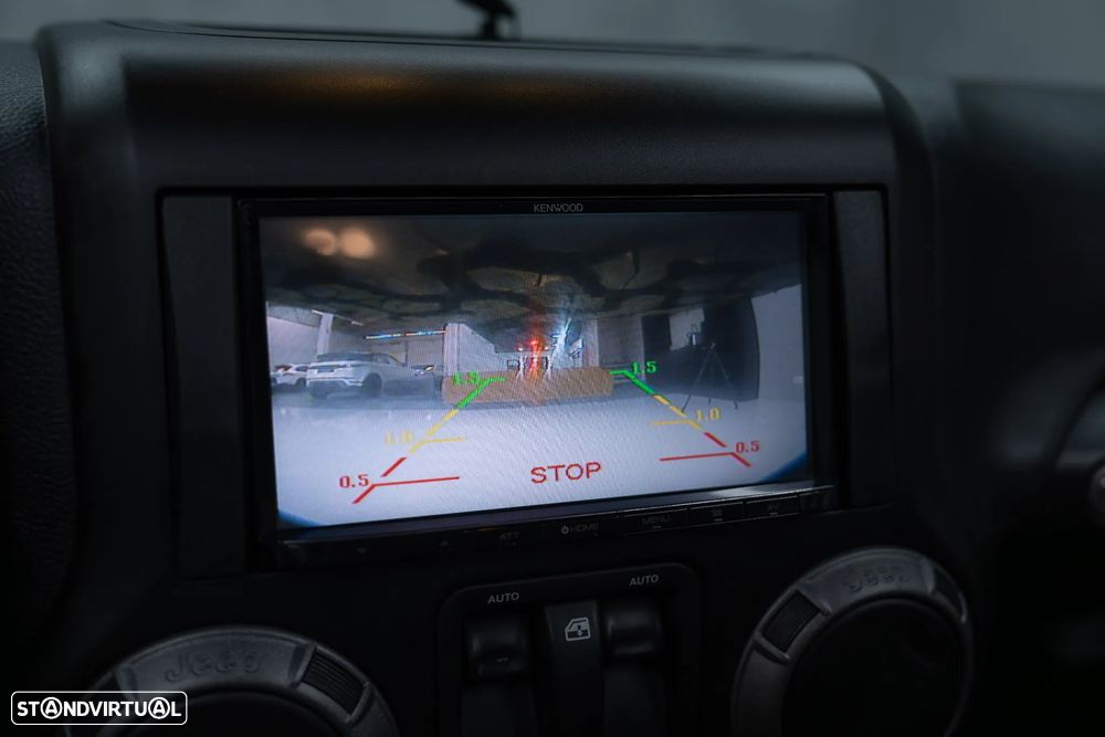 Jeep Wrangler 2.8 CRD Sport - 32