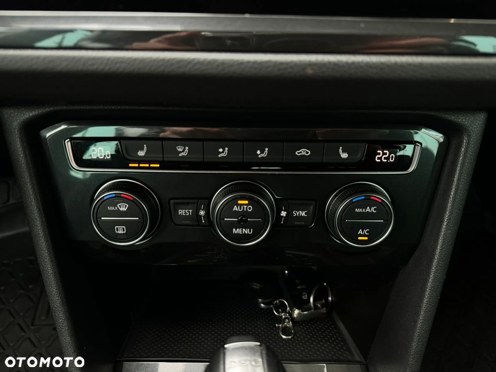 Volkswagen Tiguan - 23