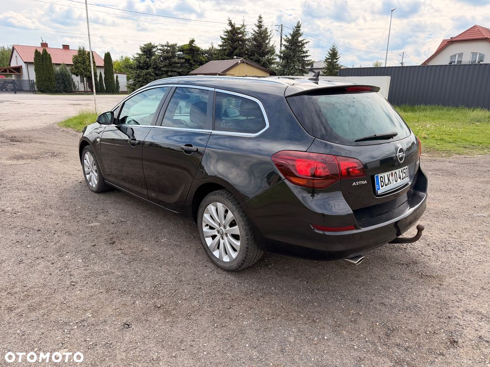 Opel Astra 1.4 Turbo Innovation - 11