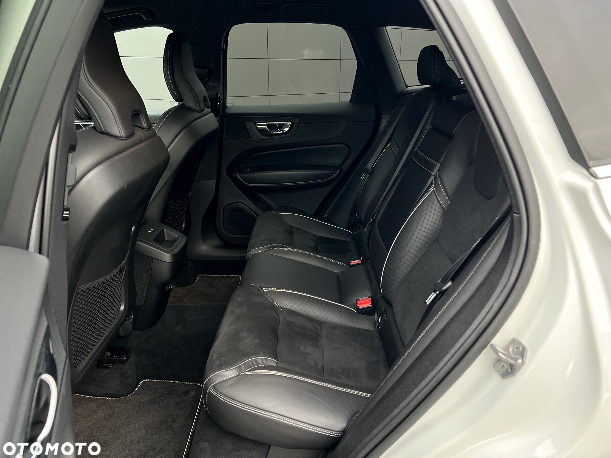 Volvo XC 60 D4 AWD R-Design - 39