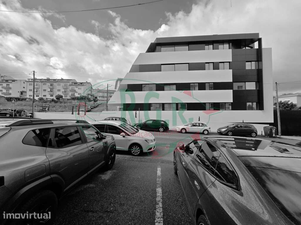 T2 c/ Lg. Garagem 2 Carros e Arrumos | SÃO COSME - Grande imagem: 2/28