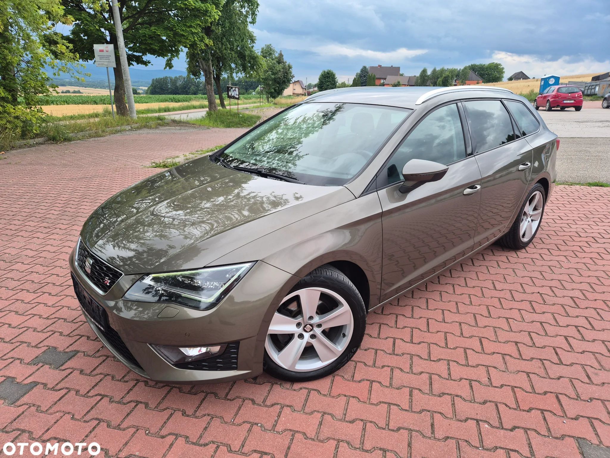 Seat Leon Sportstourer 2.0 TDI FR Plus - 1