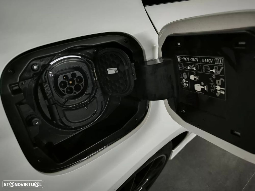 Mercedes-Benz A 250 Limousine e AMG Line - 55