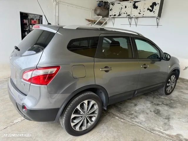 Nissan Qashqai +2 - 14