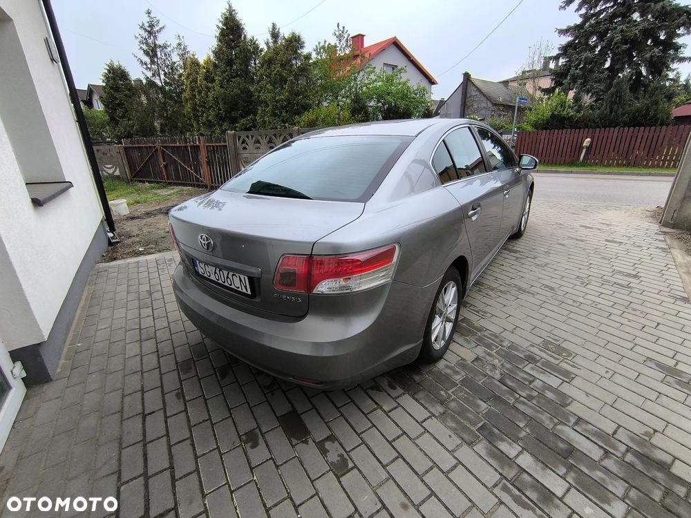 Toyota Avensis 1.6 - 3