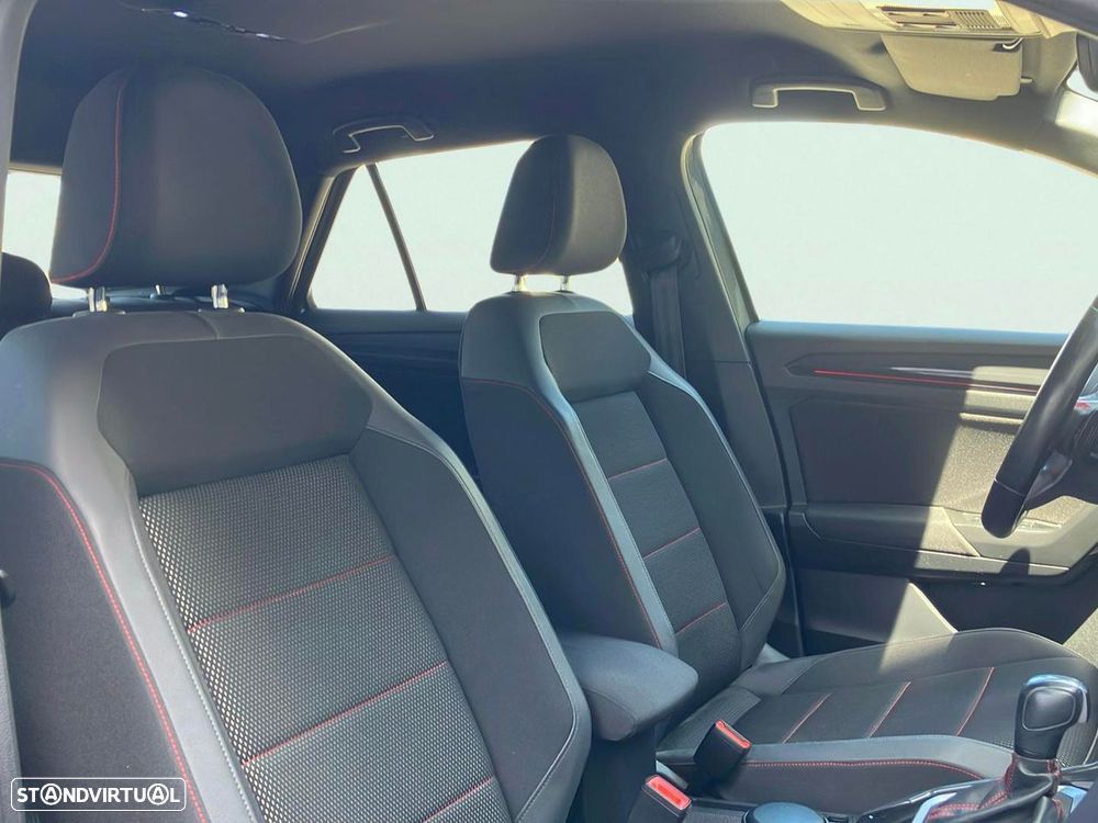 Volkswagen T-Roc 1.5 TSI Sport DSG — fotografia 16
