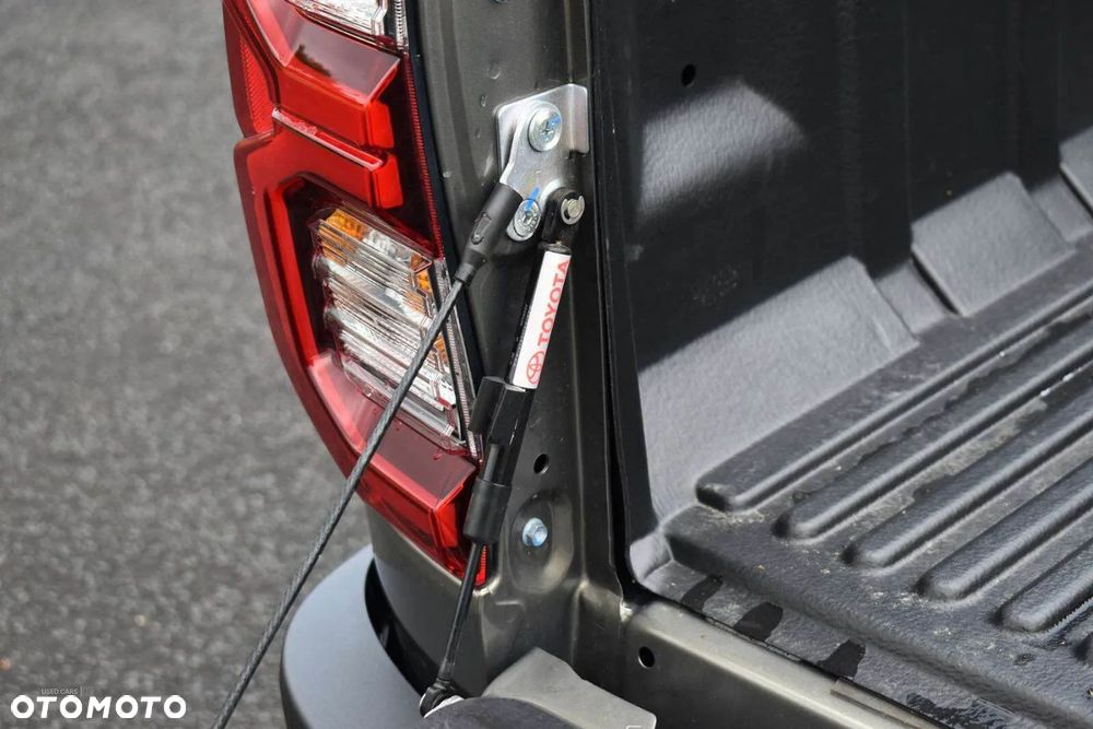 Toyota Hilux 2.8 D-4D Double Cab Invincible 4x4 - 8