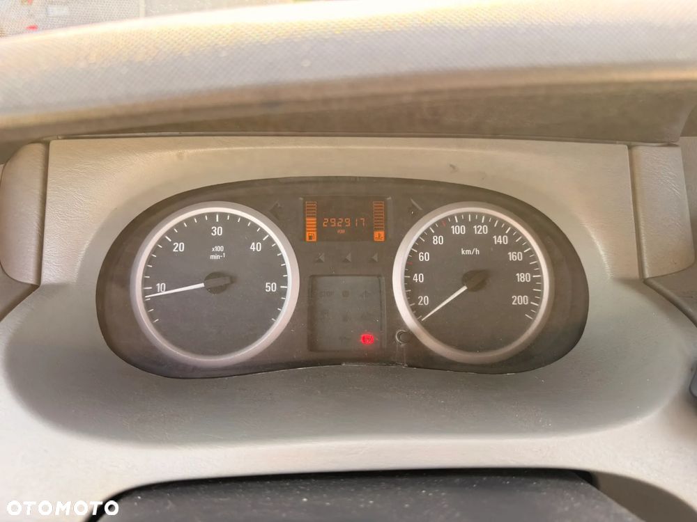 Opel Vivaro - 11
