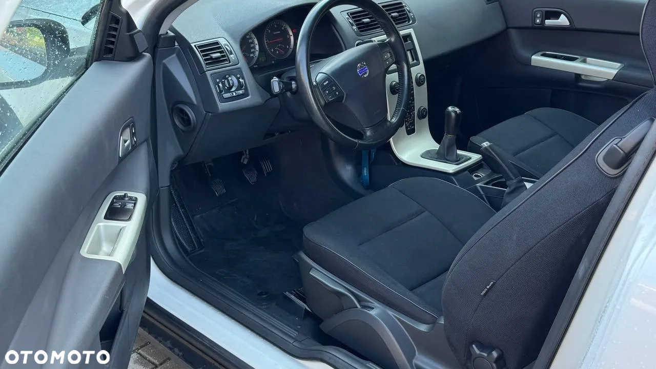 Volvo C30 2.0D Momentum - 24