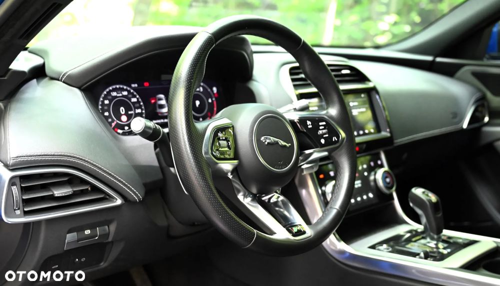 Jaguar XE - 31