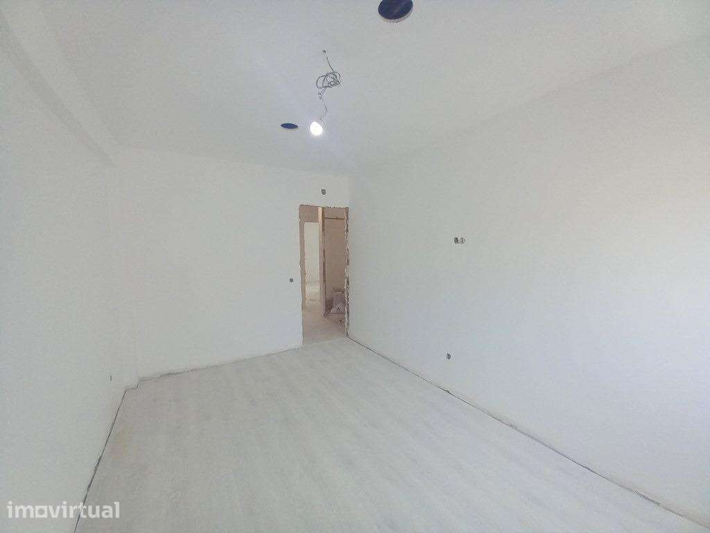 Apartamento T2 Remodelado Carregado - Grande imagem: 5/21