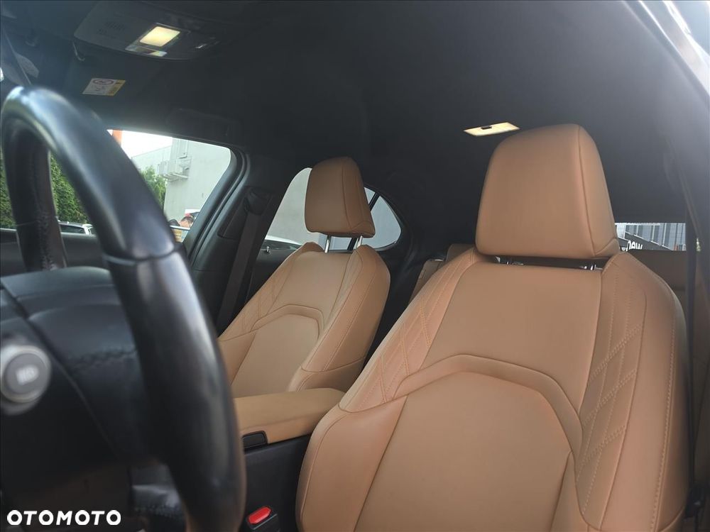 Lexus UX - 11