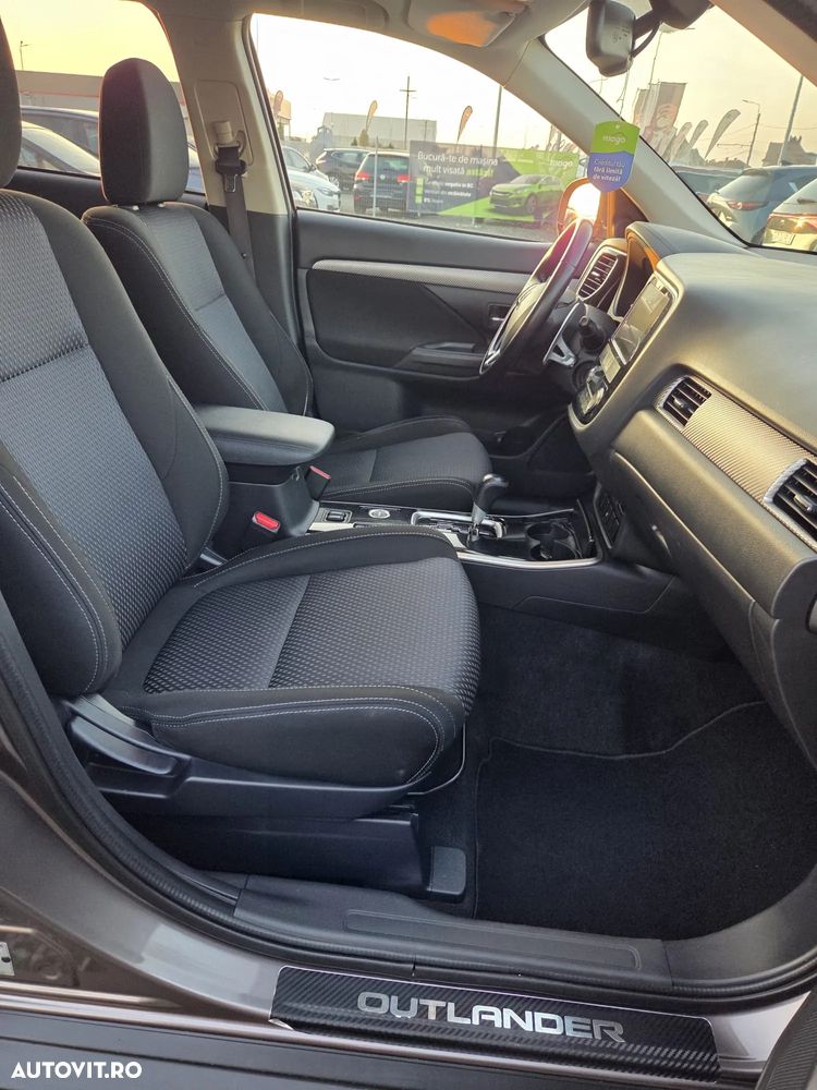Mitsubishi Outlander - 7