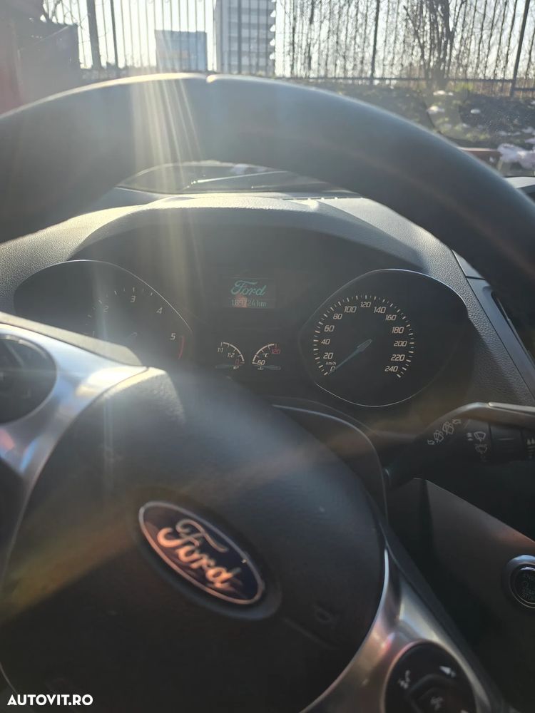Ford Kuga 2.0 TDCi 2WD Titanium - 3