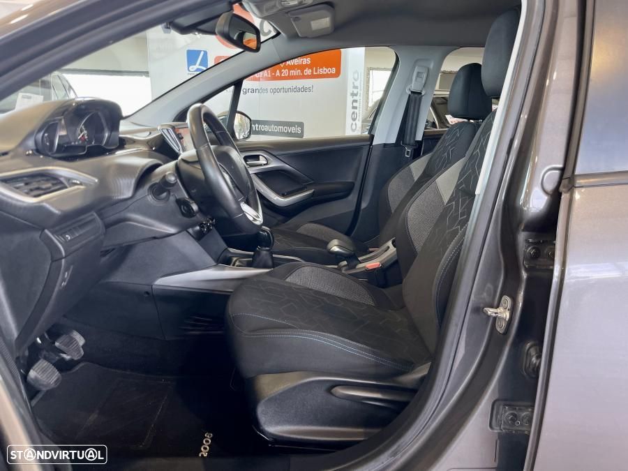Peugeot 2008 1.2 PureTech Style - 9
