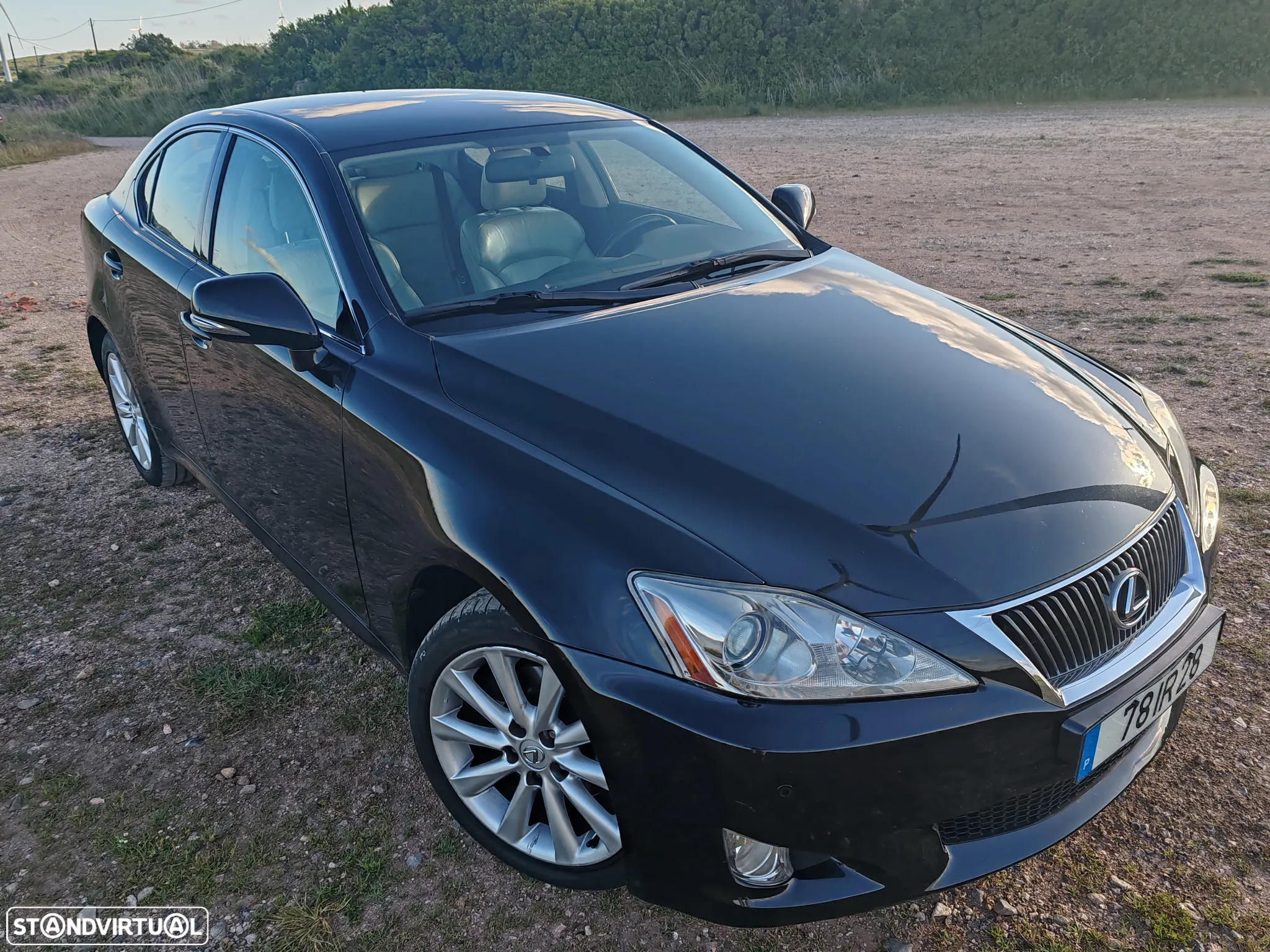 Lexus IS 220 d Luxury 4D - 13