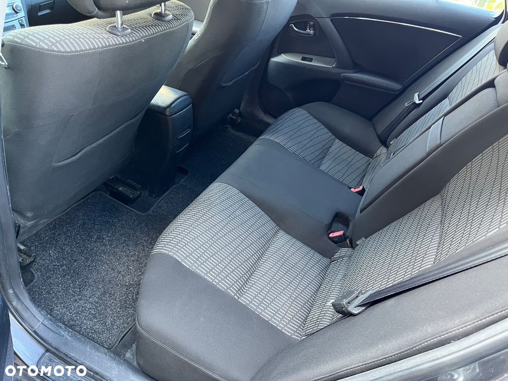 Toyota Avensis 2.0 D-4D Executive - 20