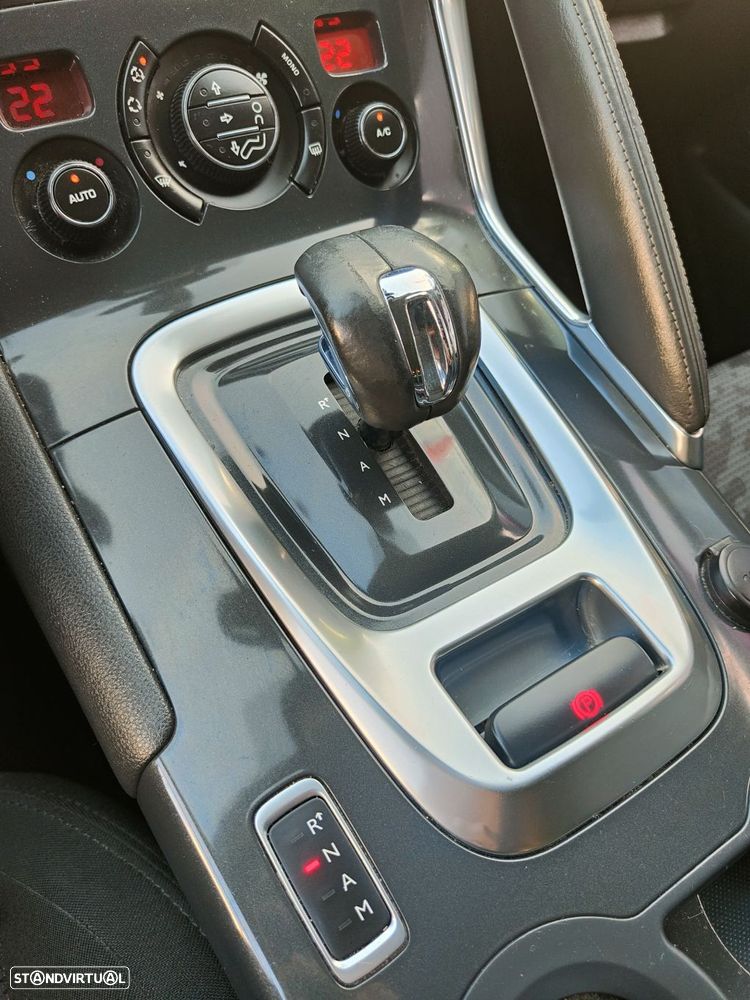 Peugeot 3008 2.0 HDi Hybrid4 - 41