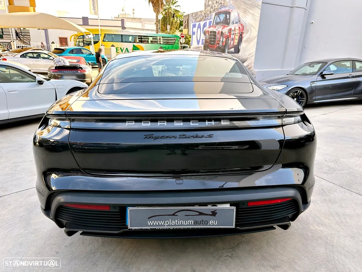 Porsche Taycan Turbo S - 4