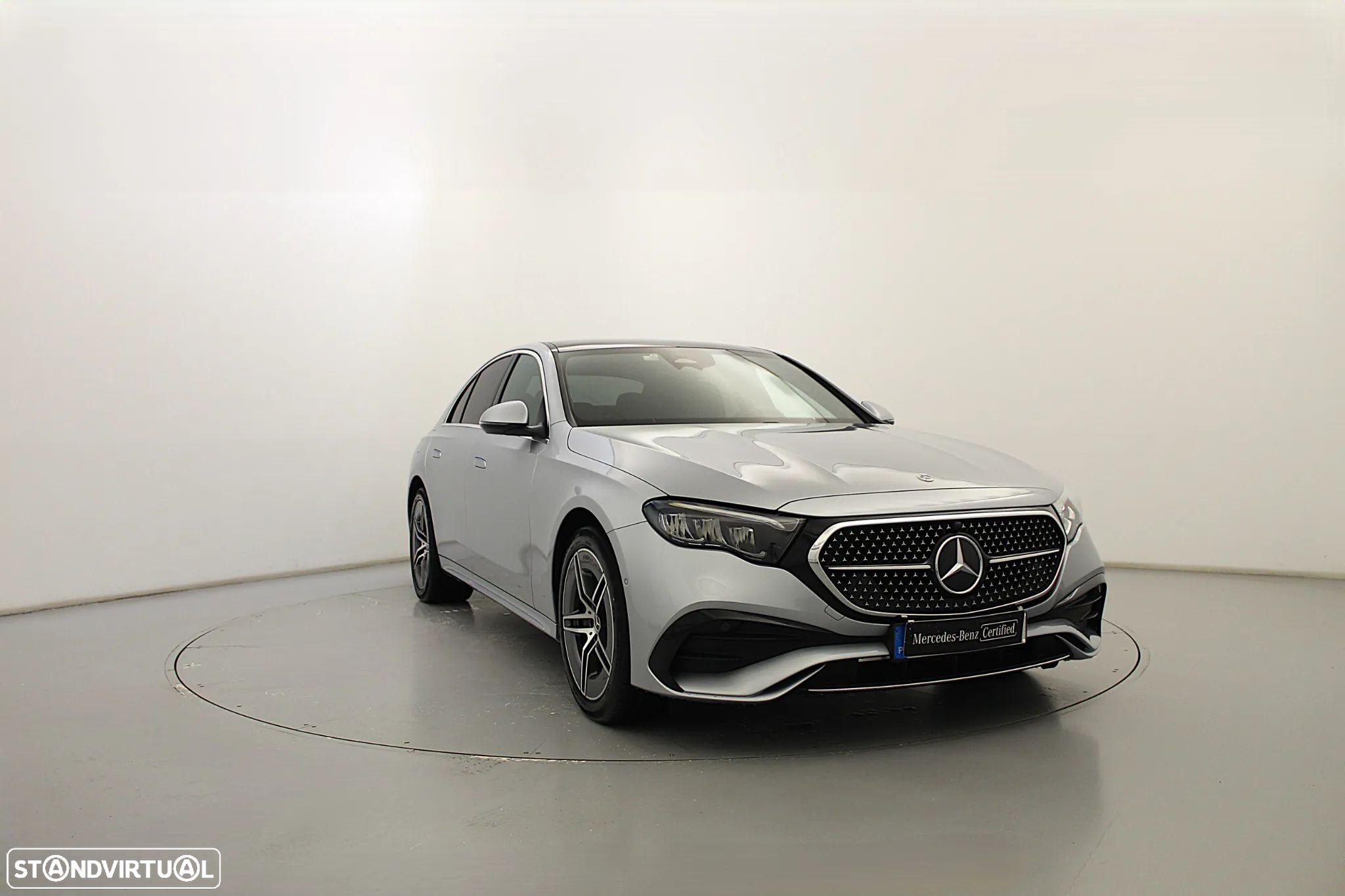 Mercedes-Benz E 300 Standard - 1