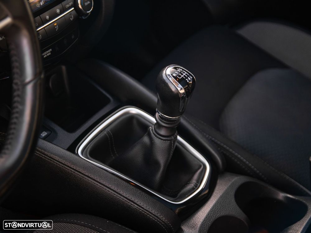 Nissan Qashqai 1.5 dCi N-Connecta J18 - 34