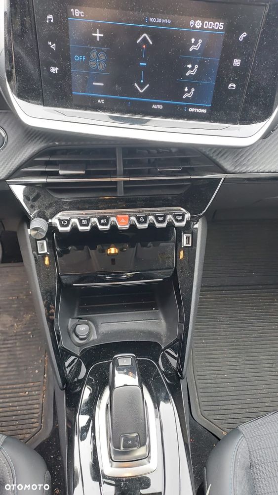 Peugeot 208 PureTech 100 EAT8 Allure Pack - 11