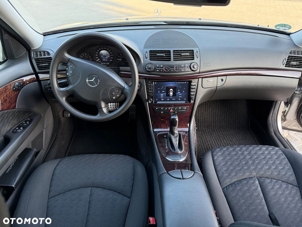 Mercedes-Benz Klasa E 200 Kompressor Automatik Classic - 9