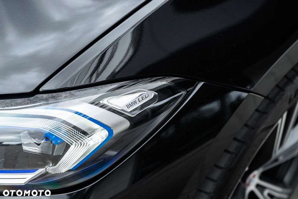 BMW Seria 3 330e xDrive M Sport sport - 5