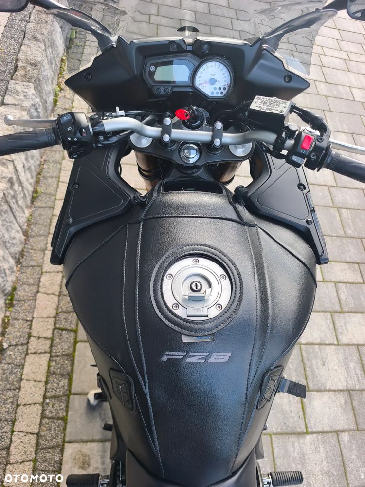 Yamaha FZ8 - 21