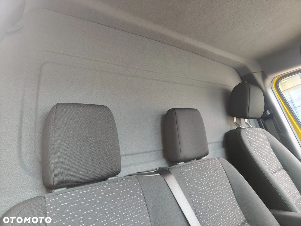 Mercedes-Benz Sprinter - 25