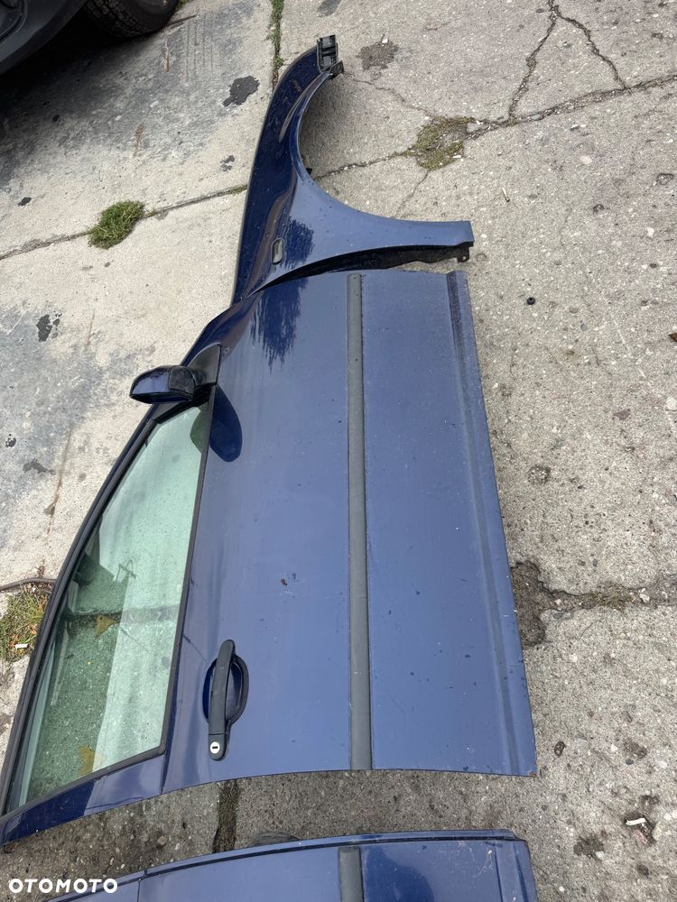 Volkswagen golf 4 LB5N  błotnik prawy lewy przód drzwi przednie prawe lewe tylnie tył prawe lewe klapa bagażnika lampa tył prawa lewa lampa przód prawa lewa - 11