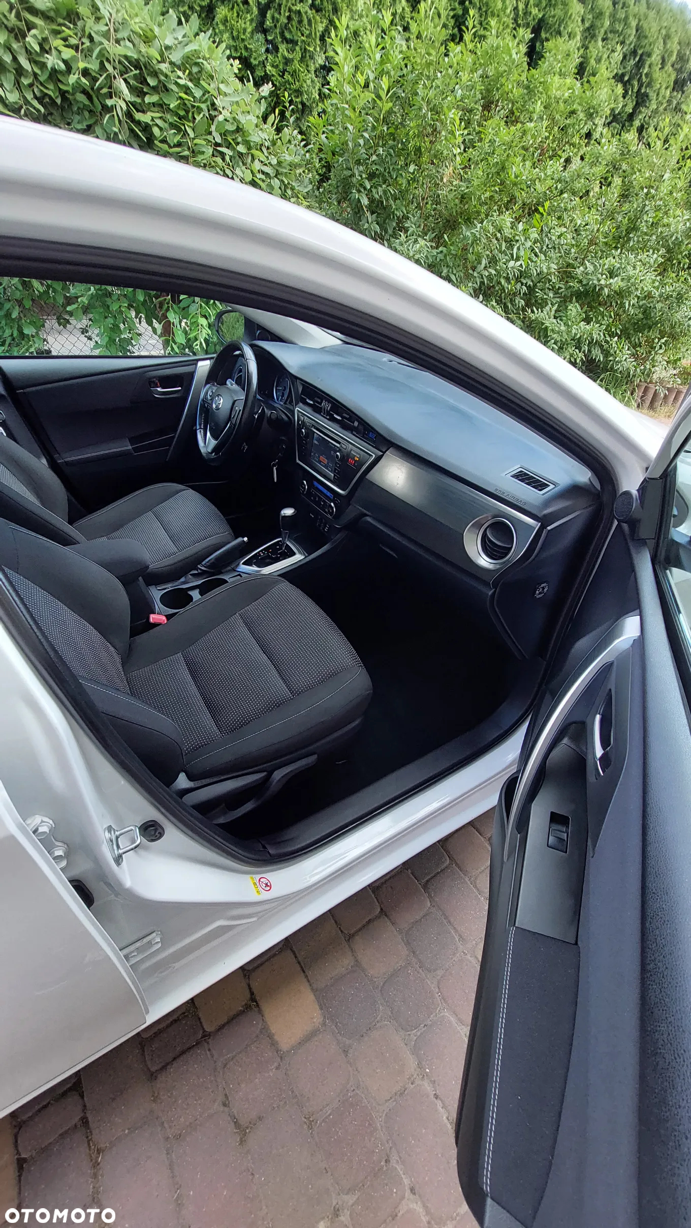 Toyota Auris 1.6 Premium MS - 14
