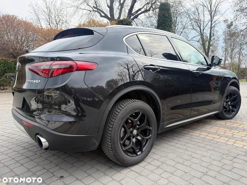 Alfa Romeo Stelvio - 24