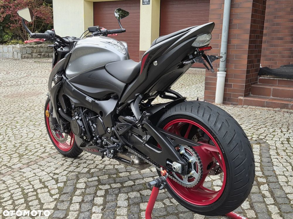Suzuki GSX - 5