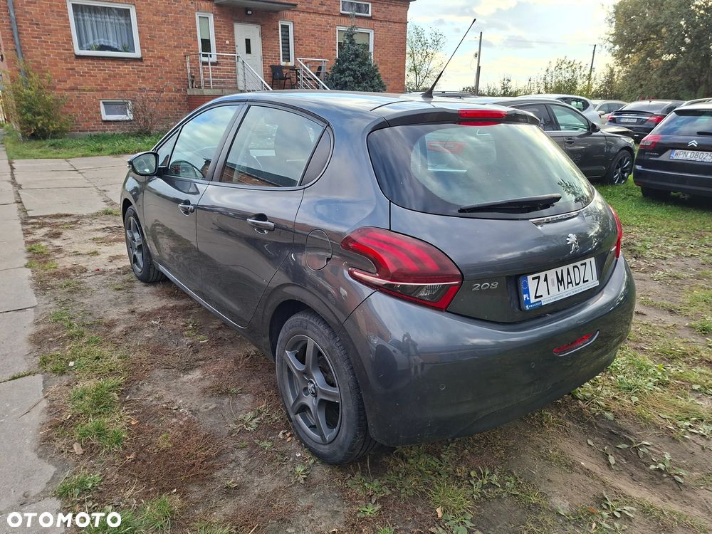 Peugeot 208 - 6