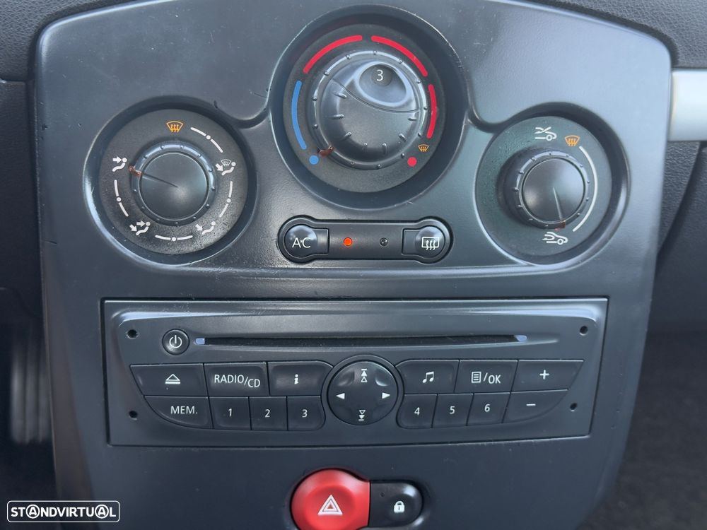 Renault Clio 1.5 dCi Dynamique S - 11