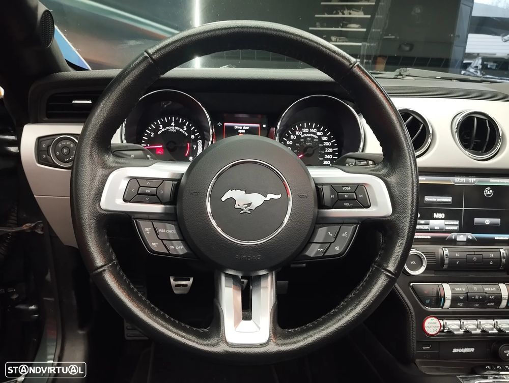 Ford Mustang 2.3i EcoBoost - 26