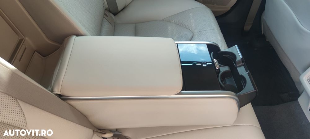 Toyota Camry Luxury - 26