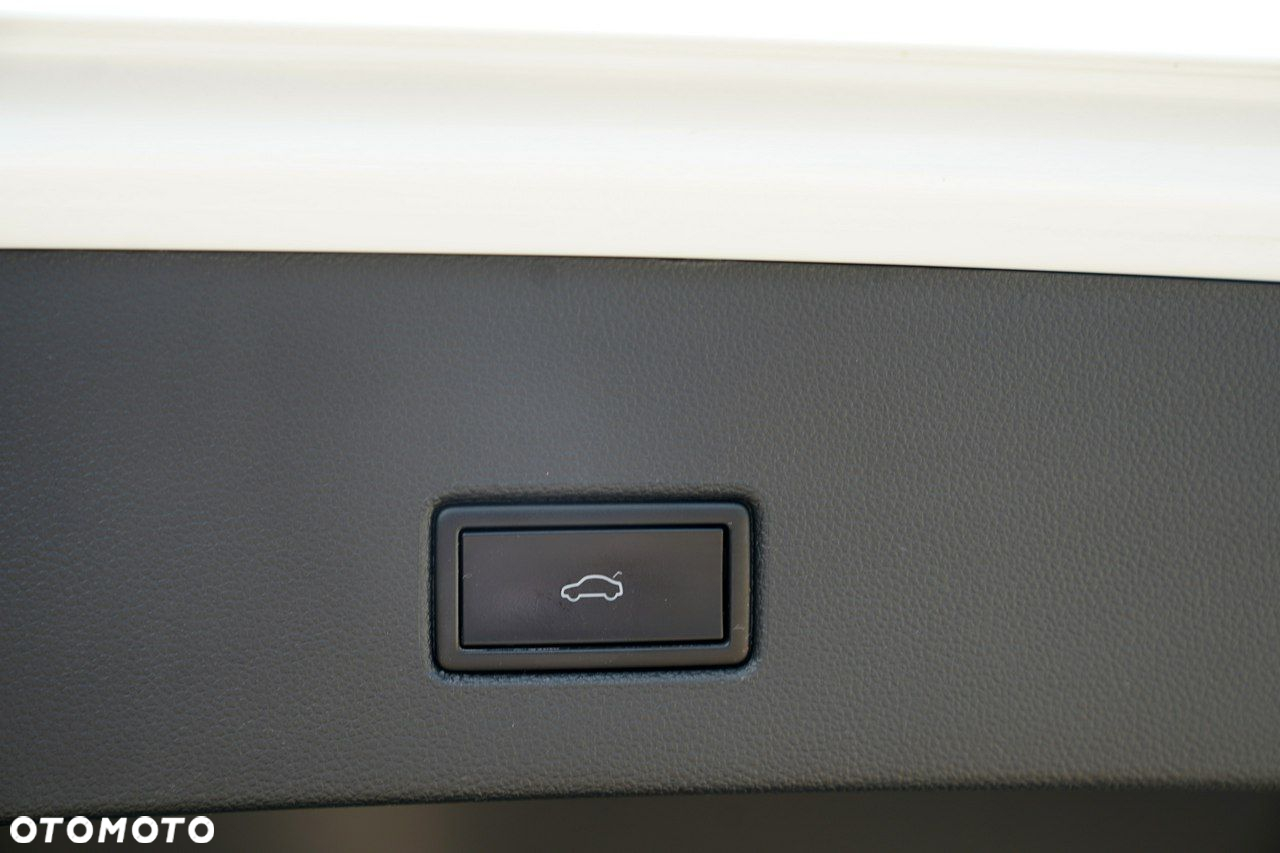 Volkswagen T-Roc - 19
