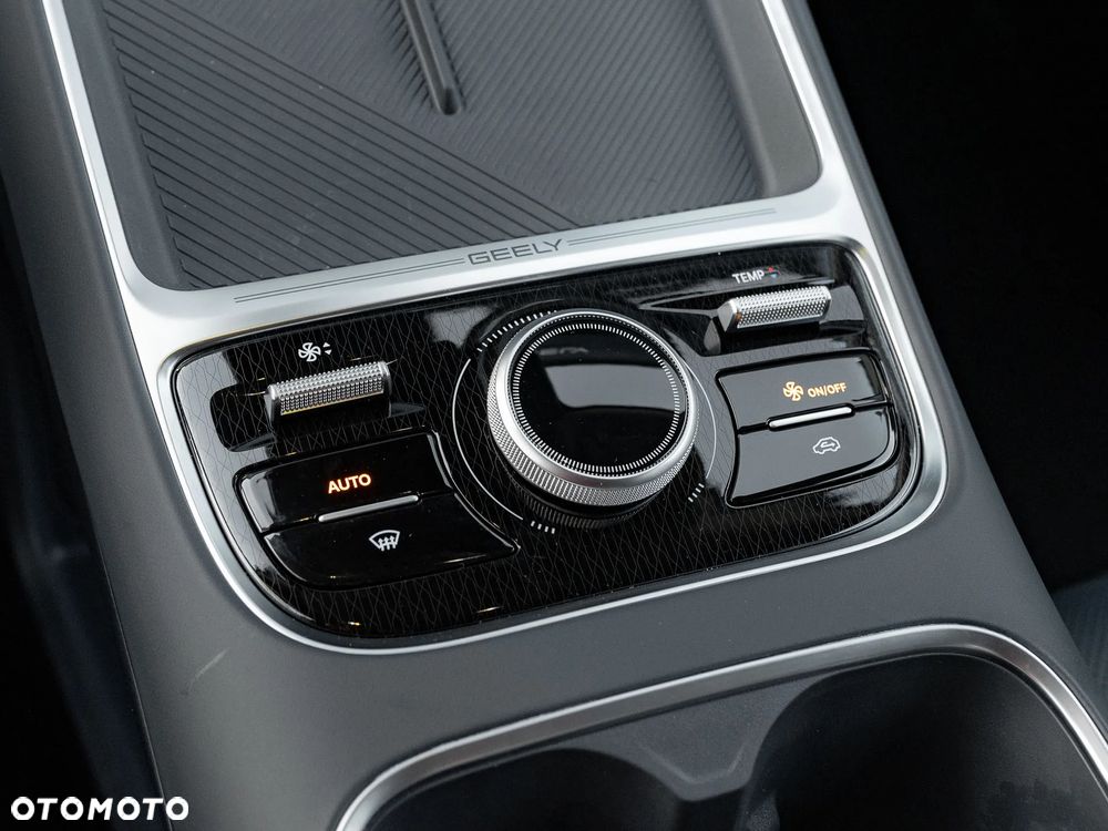 Geely Starray EM-i 1.5 PHEV Pro - 22