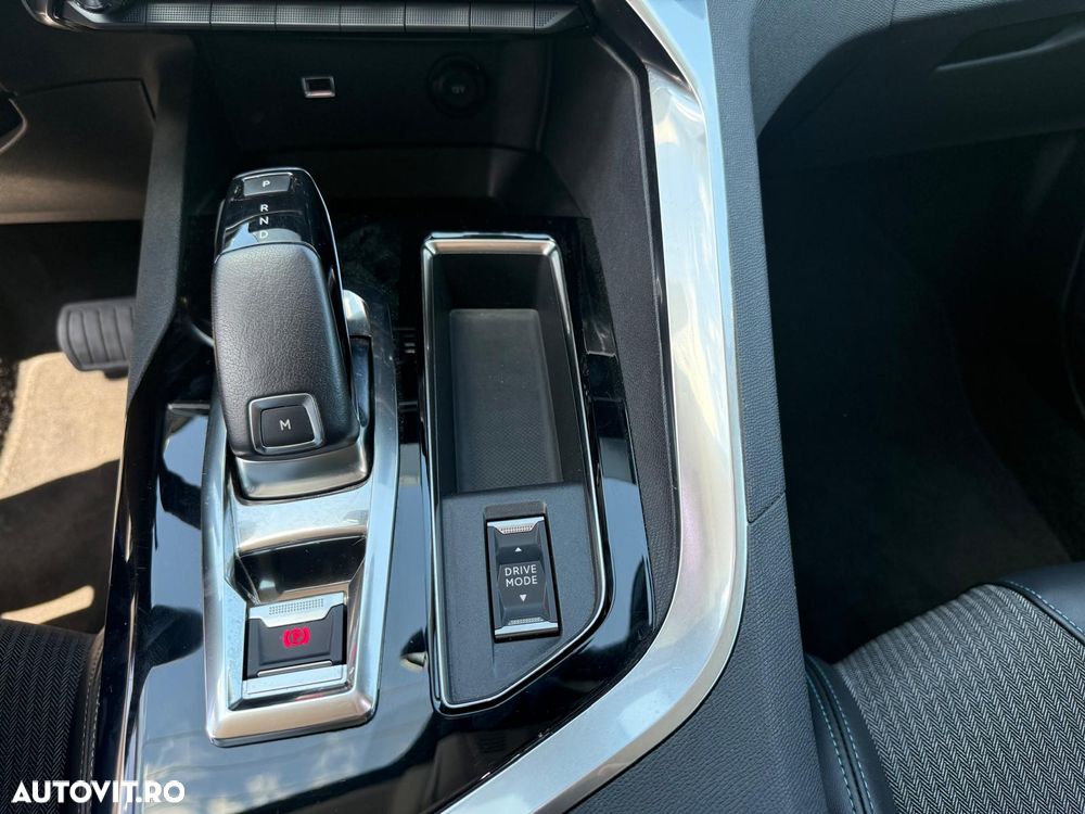 Peugeot 3008 1.5 BlueHDI 130 S&S EAT8 Allure - 32