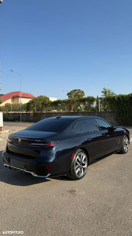 BMW Seria 7 740i - 5