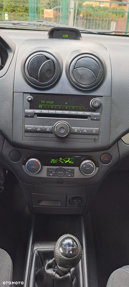 Chevrolet Aveo - 27