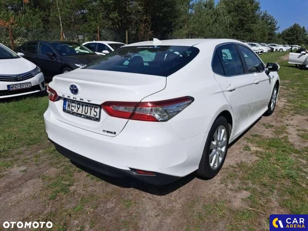 Toyota Camry - 5