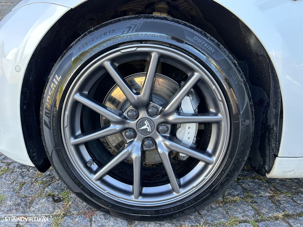 Tesla Model 3 - 25