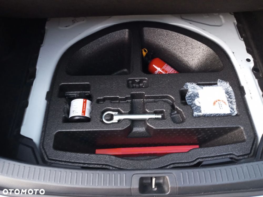 Toyota Corolla 1.8 Hybrid Comfort - 34